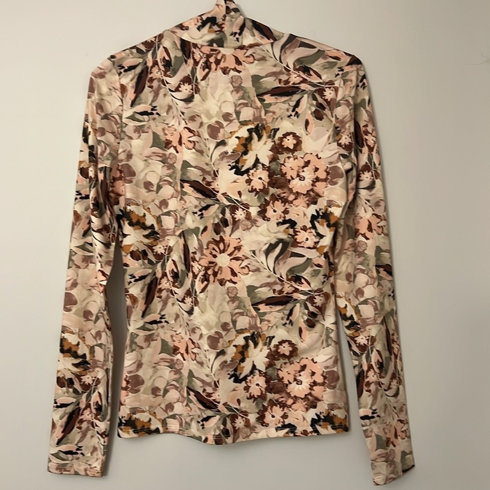 Aritzia Wilfred Cheval Floral Mock Neck Top - Picture 5 of 8
